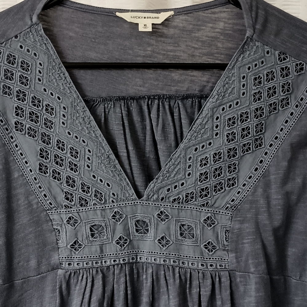 Lucky Brand Blue Embroidered Cutout V-neck Top XL - Picture 2 of 7